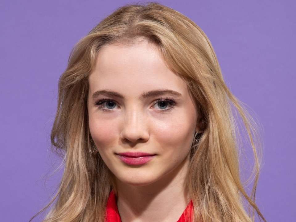 freya allen biography, net worth, wiki, age, height, boyfriend