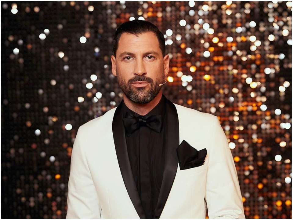 Maksim Chmerkovskiy Bio, Net worth, Wiki, Age, Height, Wife, Family