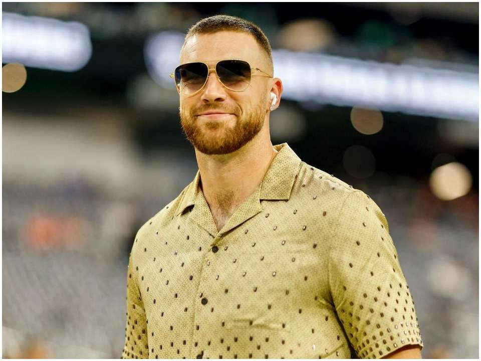 Travis Kelce Biography, Net worth, Wiki, Age, Height, Girlfriend, Family