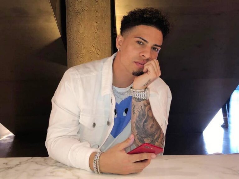 Austin McBroom Biography, Net worth, Wiki, Age, Height, Wife