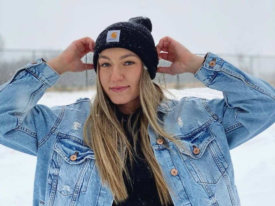 Kinzie Hansen Biography, Net Worth, Wiki, Age, Height, Boyfriend, Parents