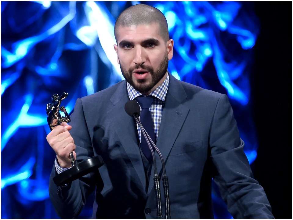 Ariel Helwani Biography, Net worth, Wiki, Age, Height, Wife, Family