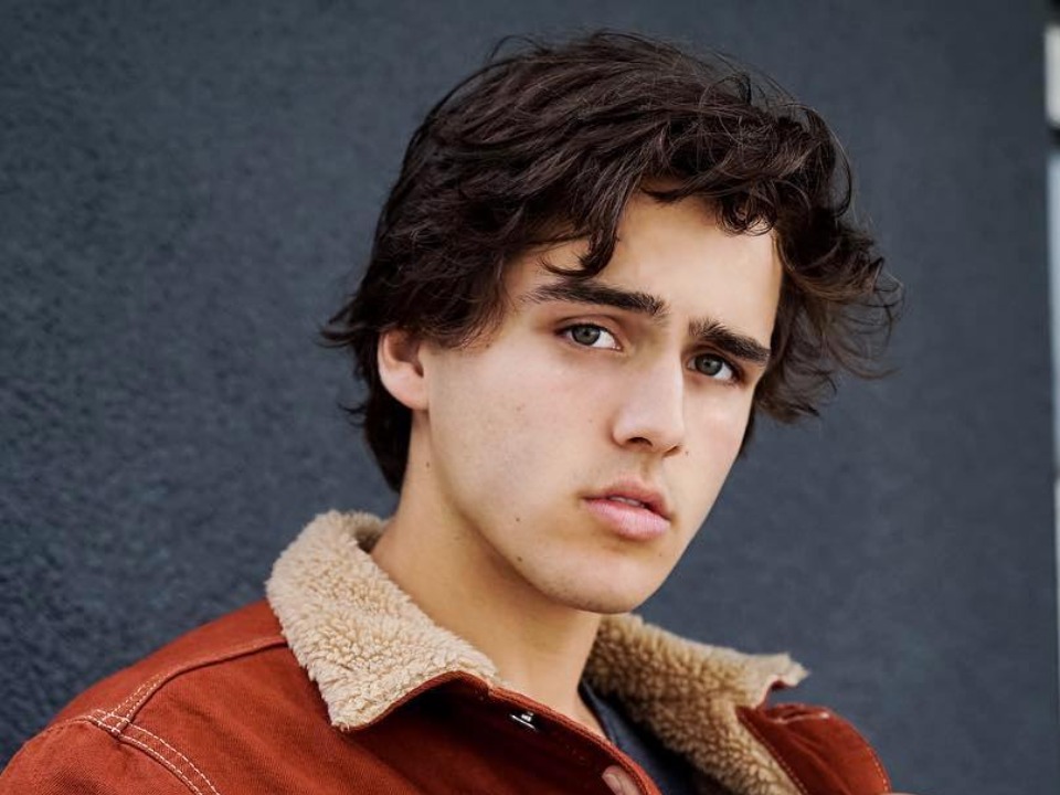 Charlie Gillespie Bio, Net worth, Wiki, Age, Height, Girlfriend