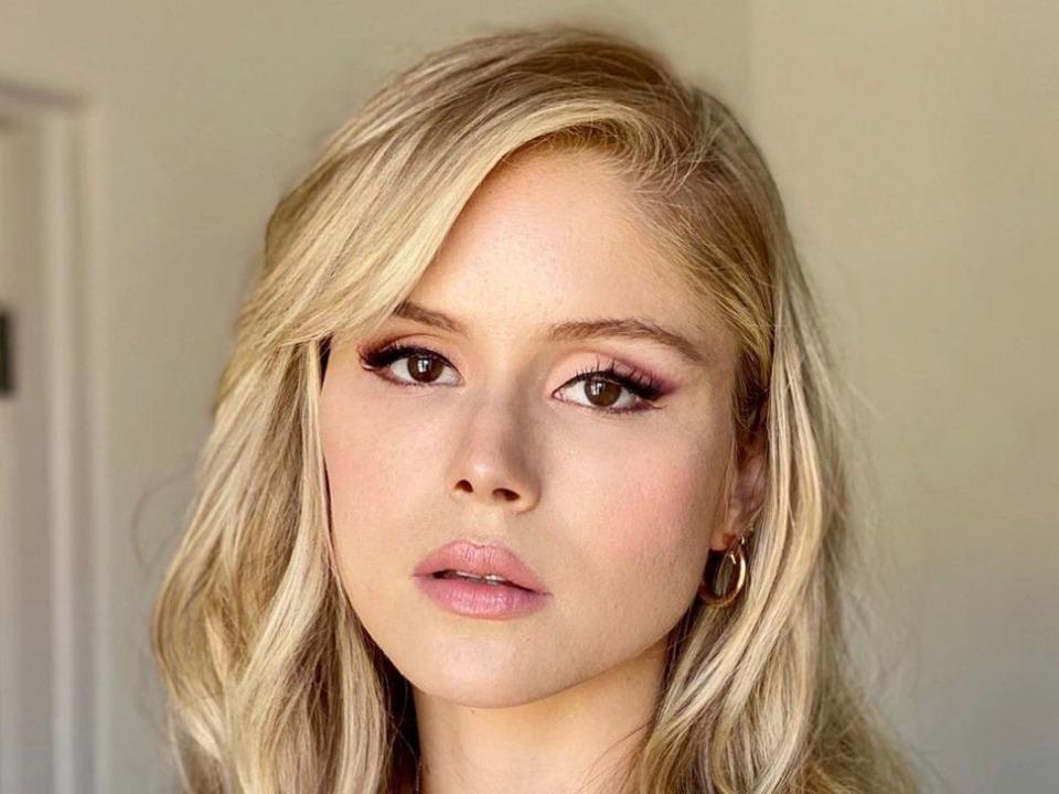 Erin Moriarty Biography, Net Worth, Wiki, Age, Height, Boyfriend, Family