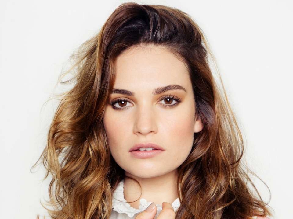 Lily James Biography, Net Worth, Wiki, Age, Height, Boyfriend, Family