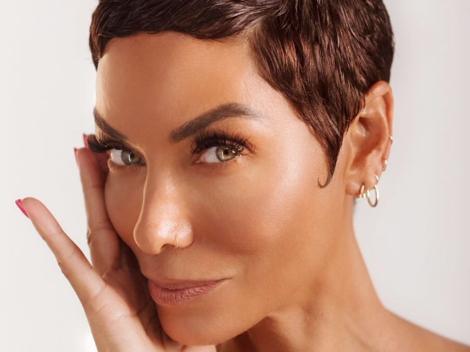 Nicole Murphy's Blonde Hair Evolution: From Short Pixie to Long ... - wide 3