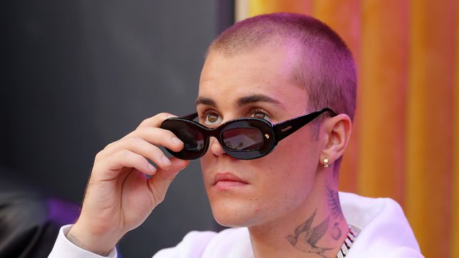 Justin Bieber reveals he has Ramsay Hunt syndrome and facial paralysis