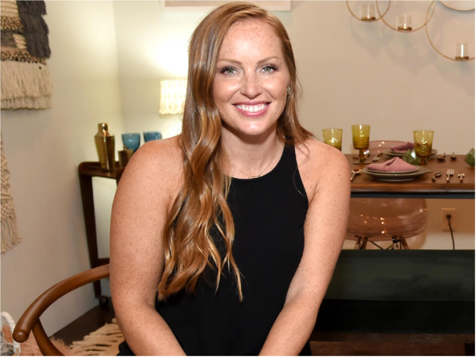 Mina Starsiak Bio, Net Worth, Wiki, Age, Height, Husband