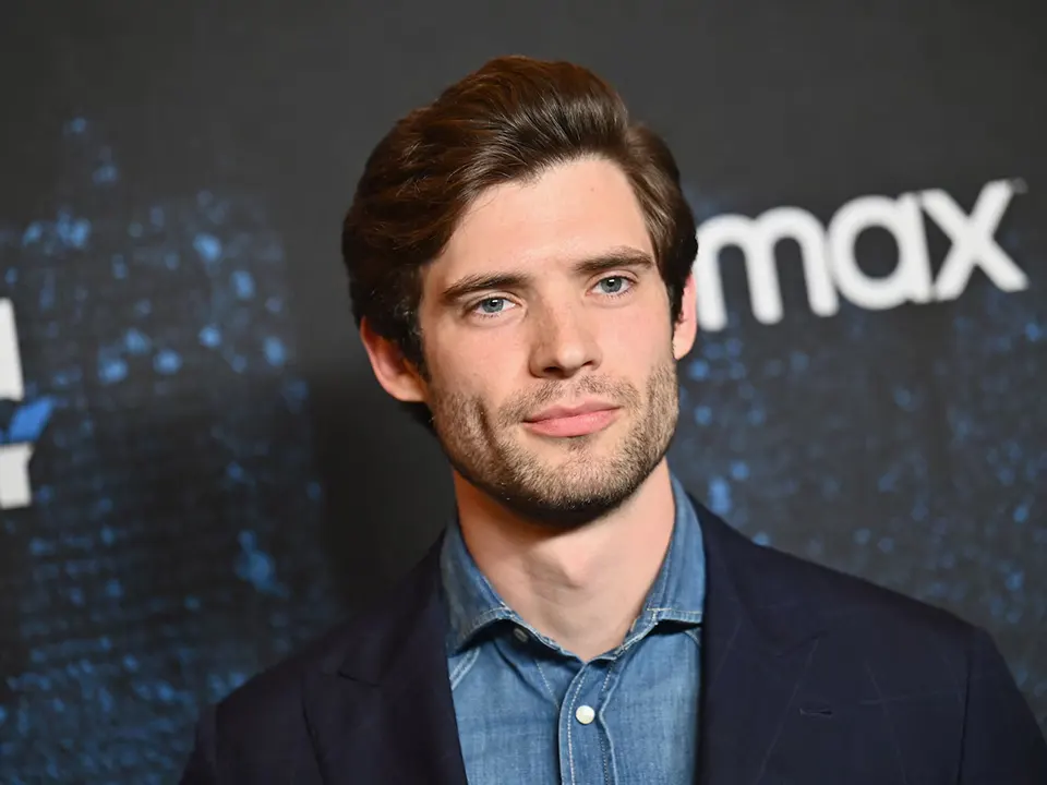 David Corenswet Bio, Net Worth, Wiki, Age, Height, Girlfriend