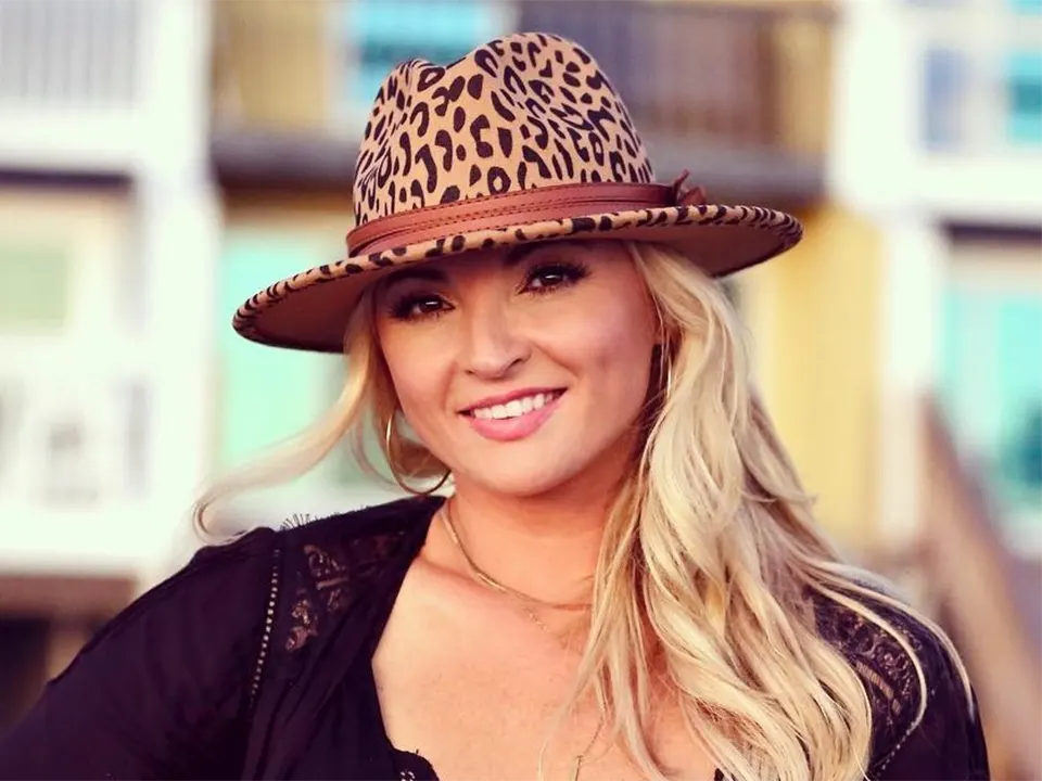Karen Waldrup Bio, Net Worth, Wiki, Age, Height, Husband
