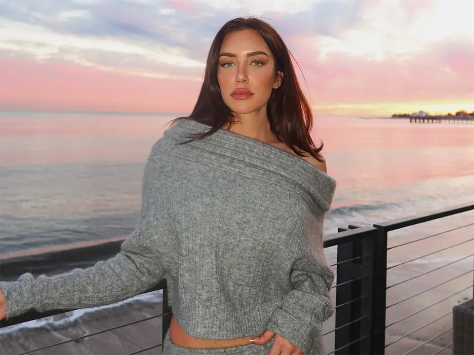 Stassie Karanikolaou Bio, Net Worth, Wiki, Age, Height, Boyfriend