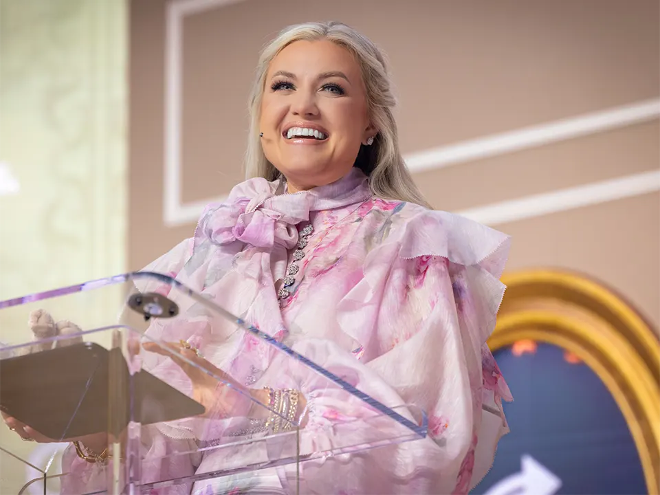 Erika Kirk Bio, Net Worth, Wiki, Age, Height, Husband