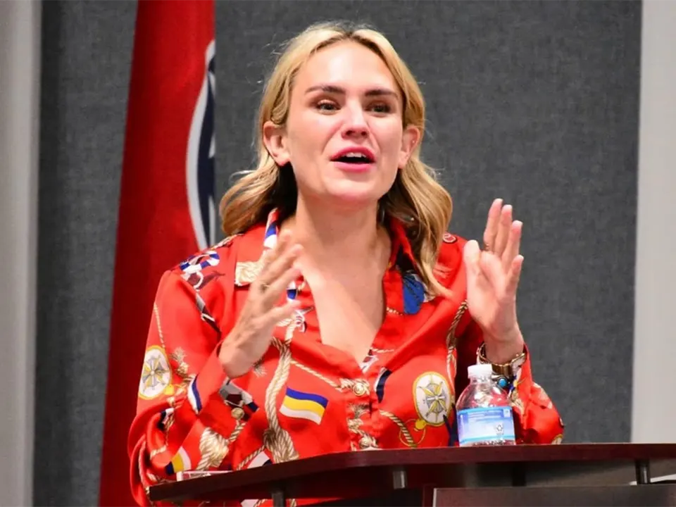 Aftyn Behn Bio, Net Worth, Wiki, Age, Height, Husband, Parents