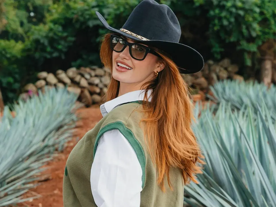 Haley Kalil Bio, Net Worth, Wiki, Age, Height, Husband