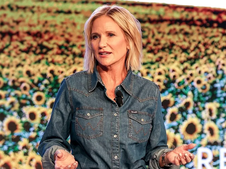 Kathryn Burgum Bio, Net Worth, Wiki, Age, Height, Husband