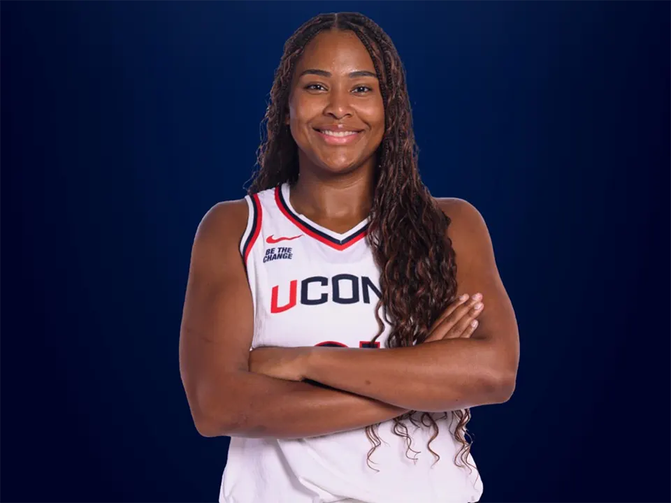 Sarah Strong Bio, Net Worth, Wiki, Age, Height, Boyfriend, Parents