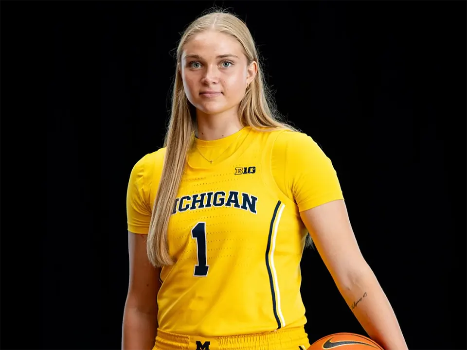 Olivia Olson Bio, Net Worth, Wiki, Age, Height, Boyfriend, Parents