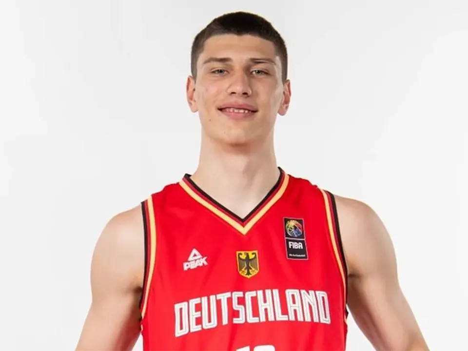 Ivan Kharchenkov Bio, Net Worth, Wiki, Age, Height, Girlfriend, Parents